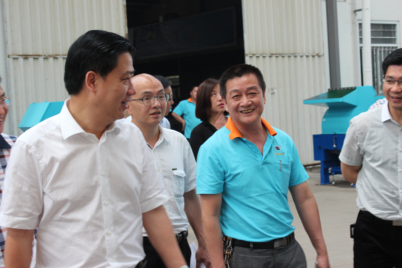 金平區(qū)區(qū)長(zhǎng)林錫波帶隊(duì)蒞臨我司進(jìn)行調(diào)研