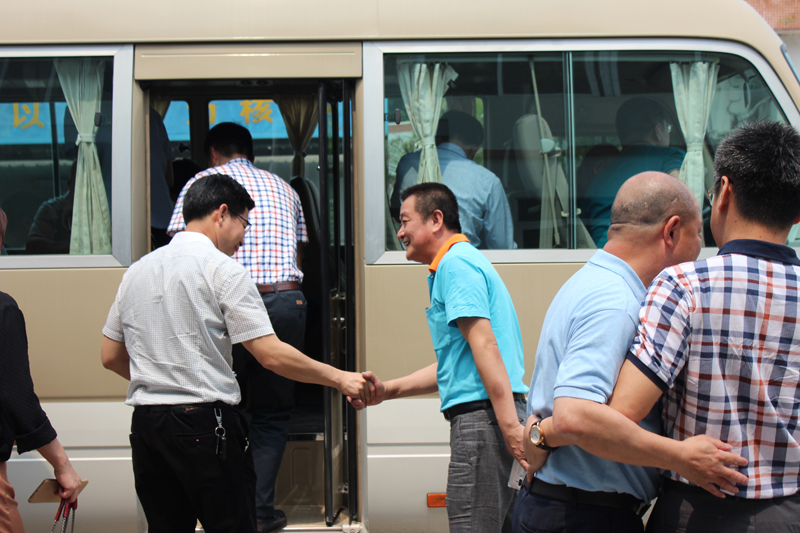 金平區(qū)區(qū)長(zhǎng)林錫波帶隊(duì)蒞臨我司進(jìn)行調(diào)研